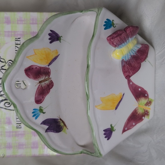 Spring Butterfly Mail Organizer - Picture 4 of 9